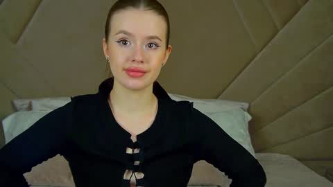 Snapshot of milanabalmain chatting on January 16, 1:37 am MilanaBalmain online show from January 16, 1:37 am