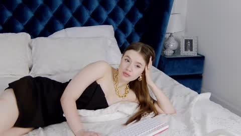 Snapshot of milanabalmain chatting on January 20, 2:14 pm MilanaBalmain online show from January 20, 2:14 pm