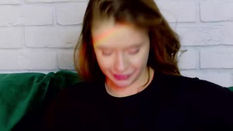 Snapshot of milanabalmain chatting on February 18, 2:27 pm MilanaBalmain online show from February 18, 2:27 pm