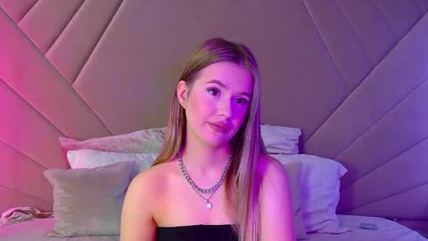 Snapshot of milanabalmain chatting on March 1, 4:47 am MilanaBalmain online show from March 1, 4:47 am