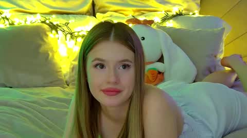 Snapshot of milanabalmain chatting on March 4, 2:42 pm MilanaBalmain online show from March 4, 2:42 pm