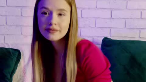 Snapshot of milanabalmain chatting on March 5, 4:13 pm MilanaBalmain online show from March 5, 4:13 pm