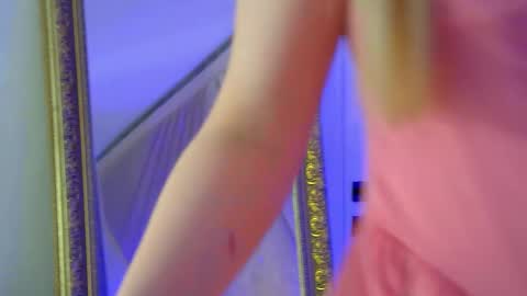 Snapshot of milanabalmain chatting on March 10, 5:11 am MilanaBalmain online show from March 10, 5:11 am