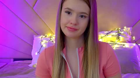 Snapshot of milanabalmain chatting on March 10, 2:26 pm MilanaBalmain online show from March 10, 2:26 pm