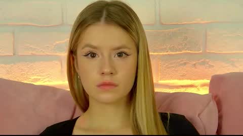 Snapshot of milanabalmain chatting on September 10, 4:07 pm MilanaBalmain online show from September 10, 4:07 pm