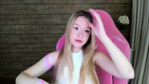 Snapshot of milanabalmain chatting on September 15, 4:12 am MilanaBalmain online show from September 15, 4:12 am