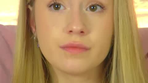 Snapshot of milanabalmain chatting on September 17, 4:08 pm MilanaBalmain online show from September 17, 4:08 pm