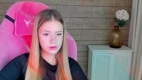 Snapshot of milanabalmain chatting on September 28, 4:07 am MilanaBalmain online show from September 28, 4:07 am