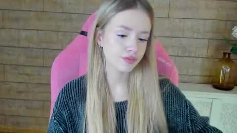 Snapshot of milanabalmain chatting on October 4, 4:21 am MilanaBalmain online show from October 4, 4:21 am