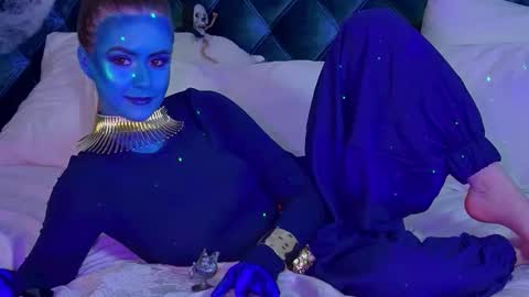 Snapshot of milanabalmain chatting on October 29, 5:14 pm MilanaBalmain online show from October 29, 5:14 pm