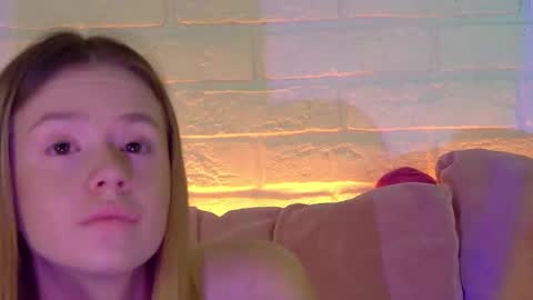 Snapshot of milanabalmain chatting on November 17, 4:51 am MilanaBalmain online show from November 17, 4:51 am