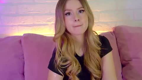 Snapshot of milanabalmain chatting on November 26, 4:19 pm MilanaBalmain online show from November 26, 4:19 pm