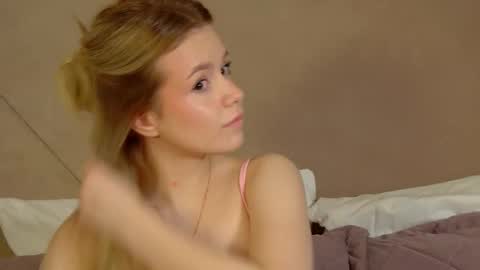 MilanaBalmain online show from March 24, 4:39 am