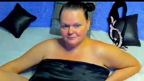 Lana online show from November 15, 1:51 pm