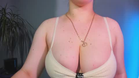 Snapshot of milanabrittt chatting on July 2, 10:05 pm Milana online show from July 2, 10:05 pm