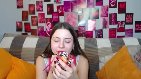 milanaroz online show from February 7, 9:26 am