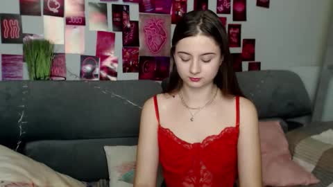 milanaroz online show from October 4, 5:00 pm