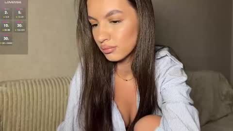 milanasugar online show from April 10, 7:40 pm