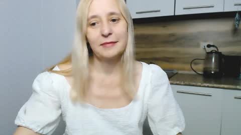 Snapshot of milanav chatting on December 21, 4:19 am Milena online show from December 21, 4:19 am