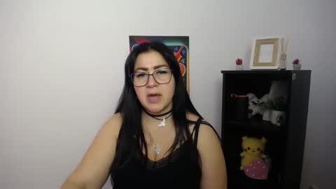 Snapshot of milania_milaa chatting on October 16, 9:43 am milania_milaa online show from October 16, 9:43 am