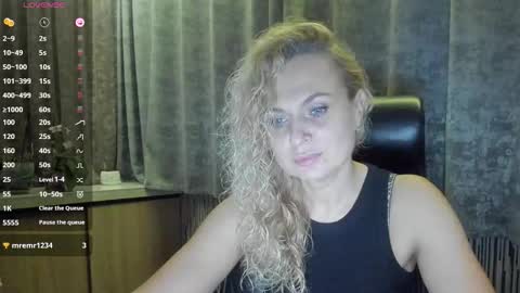 Snapshot of milanna_x chatting on September 22, 8:22 pm milanna_x online show from September 22, 8:22 pm