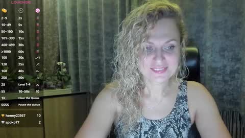 Snapshot of milanna_x chatting on October 1, 7:42 pm milanna_x online show from October 1, 7:42 pm