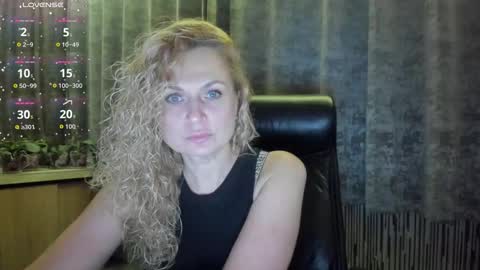 Snapshot of milanna_x chatting on November 8, 7:45 pm milanna_x online show from November 8, 7:45 pm