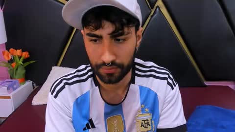 milanzaire online show from October 23, 1:49 am