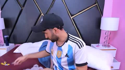 milanzaire online show from November 16, 8:36 pm