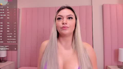 Snapshot of milaowens chatting on July 2, 12:44 pm Sexy Mila online show from July 2, 12:44 pm