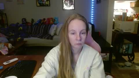 Snapshot of milastoned chatting on February 19, 1:29 pm Mila online show from February 19, 1:29 pm