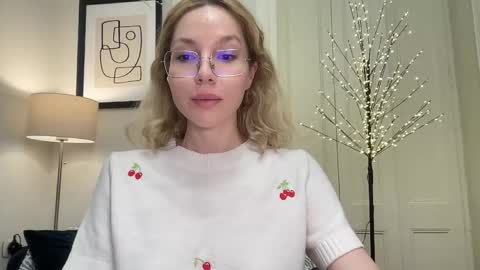 Mila online show from December 17, 3:29 pm