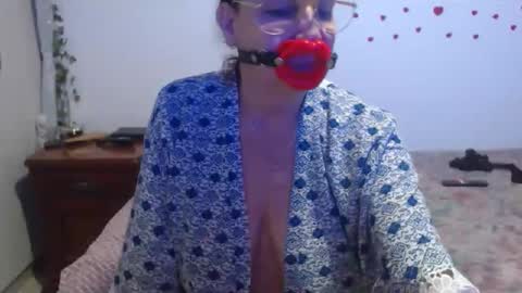 Snapshot of milchanell chatting on February 3, 6:40 am milchanell online show from February 3, 6:40 am