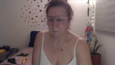 milchanell online show from April 5, 6:10 am