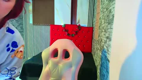 Ana online show from December 3, 8:18 pm