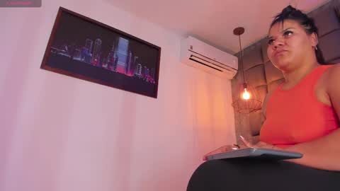 Snapshot of mile_u chatting on February 14, 3:43 am Milena online show from February 14, 3:43 am