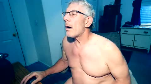 Milehi1958 online show from May 19, 11:33 pm
