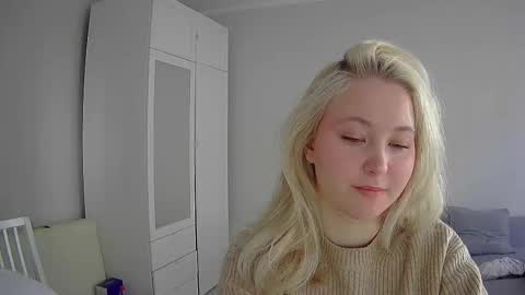 Milena new nonude shy blonde natural online show from March 12, 11:05 am