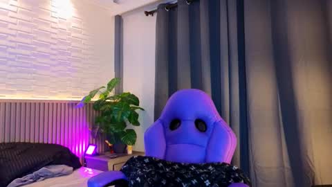 Snapshot of milena_lawson chatting on November 1, 11:12 am milena_lawson online show from November 1, 11:12 am