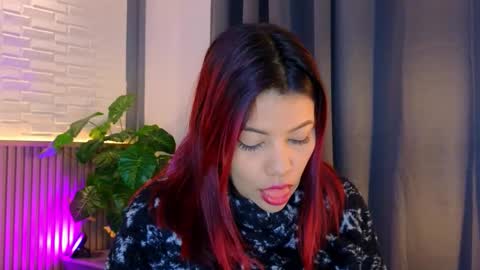 Snapshot of milena_lawson chatting on November 10, 10:47 am milena_lawson online show from November 10, 10:47 am