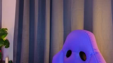 Snapshot of milena_lawson chatting on November 26, 10:38 am milena_lawson online show from November 26, 10:38 am