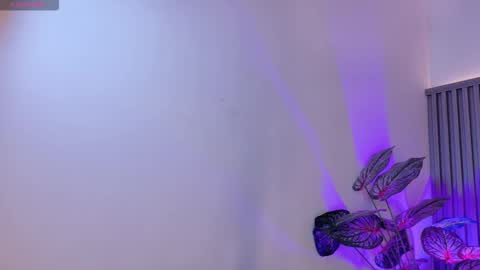 Snapshot of milena_lawson chatting on November 27, 11:34 am milena_lawson online show from November 27, 11:34 am