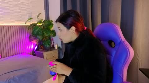 Snapshot of milena_lawson chatting on November 29, 10:40 am milena_lawson online show from November 29, 10:40 am