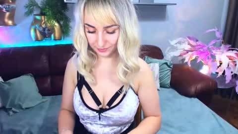 MilenaDaisy online show from February 8, 2:53 pm