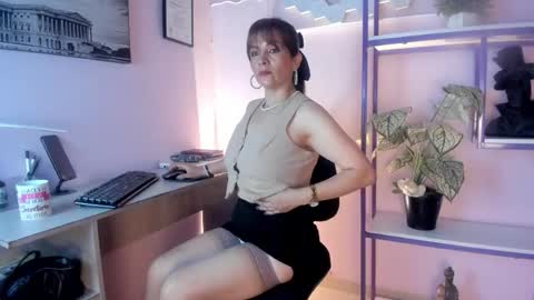 Snapshot of milenahot__69 chatting on May 29, 11:08 am Milena online show from May 29, 11:08 am