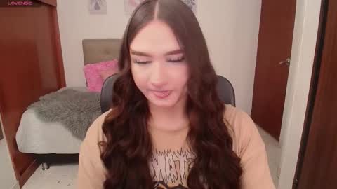 Miley online show from December 4, 2:48 pm