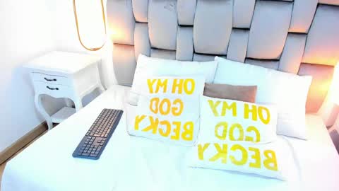 miley jones  online show from May 27, 8:39 pm
