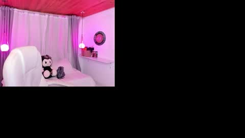 Snapshot of mileyberry chatting on October 21, 3:29 am IEY EY online show from October 21, 3:29 am