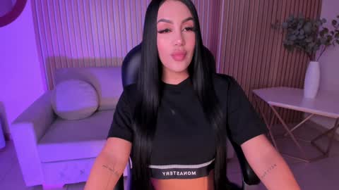 Miley Cruz  IG miley model23 online show from December 23, 2:35 am