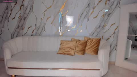 Miley Cruz  IG miley model23 online show from April 5, 5:21 pm